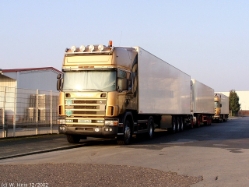 Scania-124-G-420-KOSZ-gold-weiss-(RUS)-1[1]1